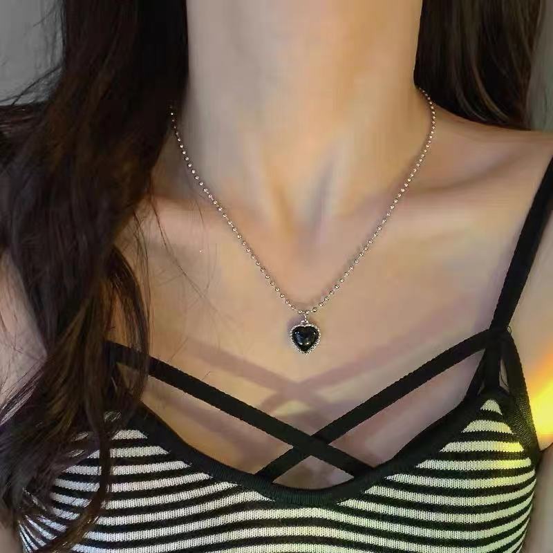 Black Heart Aesthetic Necklace